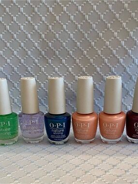 OPI Nature Strong Lot Includes Top & Base Coat